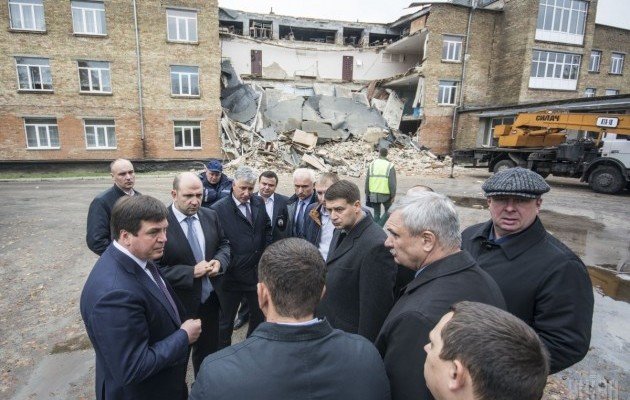 ЕКСПЕРТИ ВІДКИНУЛИ ОДРАЗУ КІЛЬКА ВЕРСІЙ ПАДІННЯ СТІНИ ШКОЛИ У ВАСИЛЬКОВІ