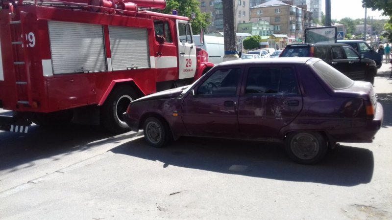 У Василькові горів легковий автомобіль