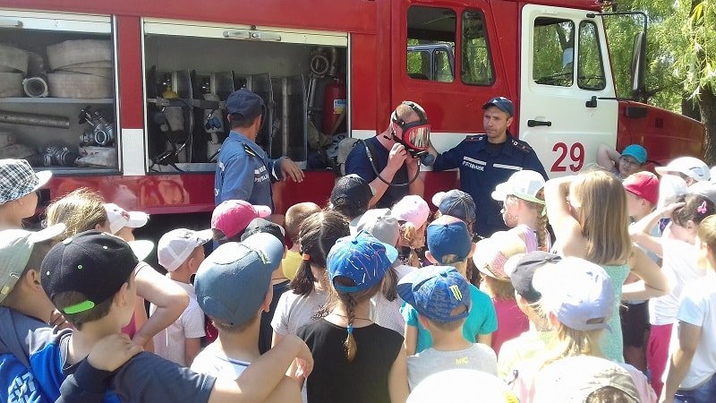 РЯТУВАЛЬНИКИ ПРОВЕЛИ ЗАНЯТТЯ З БЕЗПЕКИ ЖИТТЄДІЯЛЬНОСТІ ДЛЯ ДІТЛАХІВ ЗОШ № 3