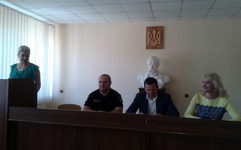 ПРИВІТАЛИ З ДНЕМ ДІЛЬНИЧНОГО ІНСПЕКТОРА МІЛІЦІЇ