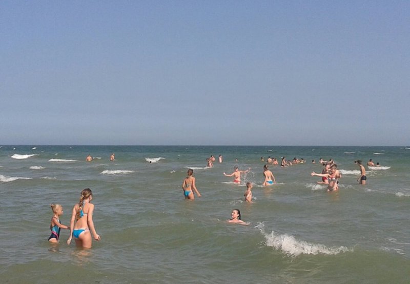 Васильківські школярі відпочивають на морі