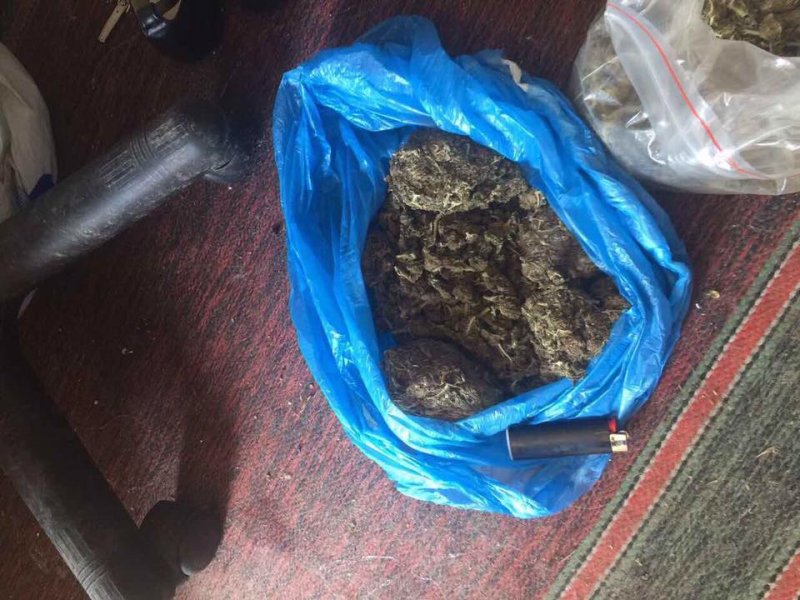 На Васильківщині затримали "баригу" канабісом