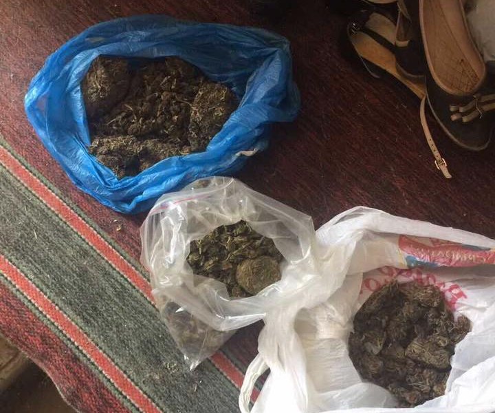 На Васильківщині затримали "баригу" канабісом