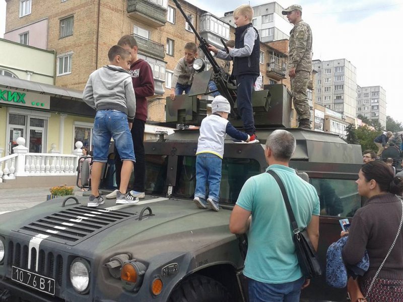 Виставка військової техніки