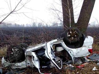 В наслідок ДТП постраждало двоє чоловік та двоє загинуло
