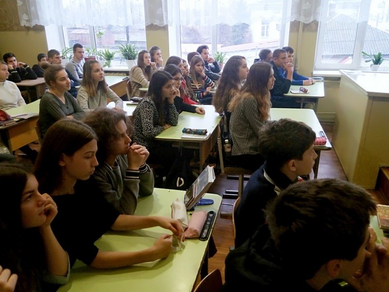 Поліцейські Васильківського відділу поліції й надалі проводять профілактичні заходи з неповнолітніми у рамках «Всеукраїнського тижня права».