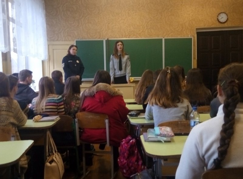 Поліцейські Васильківського відділу поліції й надалі проводять профілактичні заходи з неповнолітніми у рамках «Всеукраїнського тижня права».