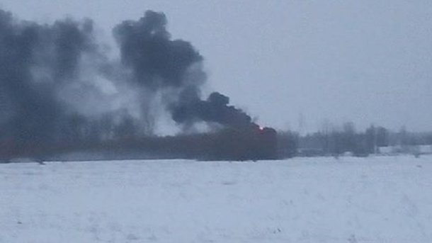 Пожар вблизи военного аэродрома в Василькове