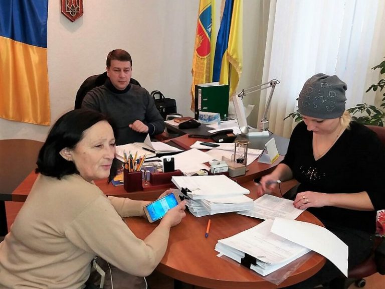 ЗАСІДАННЯ КОМІСІЇ З ПИТАНЬ НАДАННЯ АДРЕСНОЇ МАТЕРІАЛЬНОЇ ДОПОМОГИ СІМ”ЯМ МЕШКАНЦІВ М. ВАСИЛЬКОВА, ЯКІ ОПИНИЛИСЯ У СКЛАДНИХ ЖИТТЄВИХ ОБСТАВИНАХ