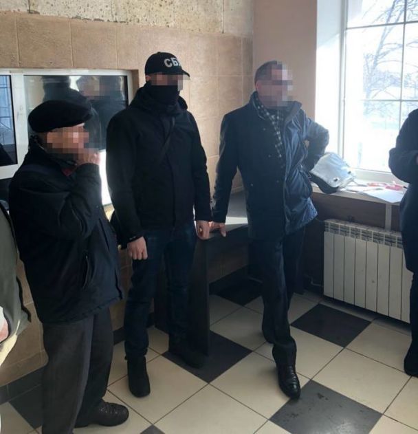 В СБУ РАССКАЗАЛИ, ЗА ЧТО   ЧИНОВНИКИ ВАСИЛЬКОВА БРАЛИ КРУПНЫЕ ВЗЯТКИ