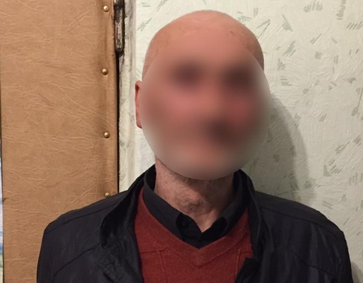 Поліція Василькова  затримала іноземця з підробленим  паспортом.