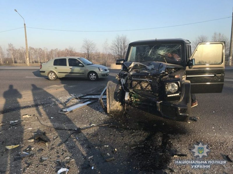 ДТП: чотири пасажира «Богдану» травмовані.
