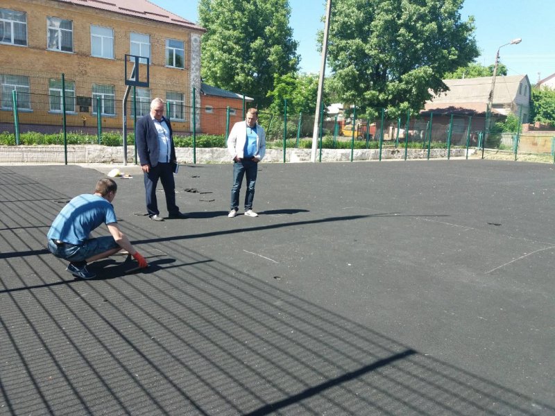 ДО ДНЯ ЗАХИСТУ ДІТЕЙ – ДВА СПОРТИВНІ МАЙДАНЧИКИ