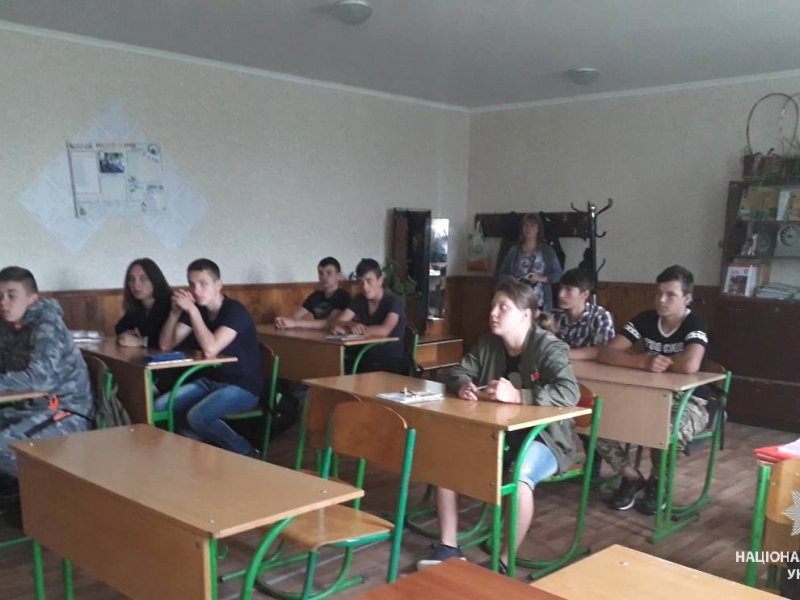 Напередодні літніх канікул правоохоронці Васильківського відділу поліції нагадали дітям про правила безпеки.