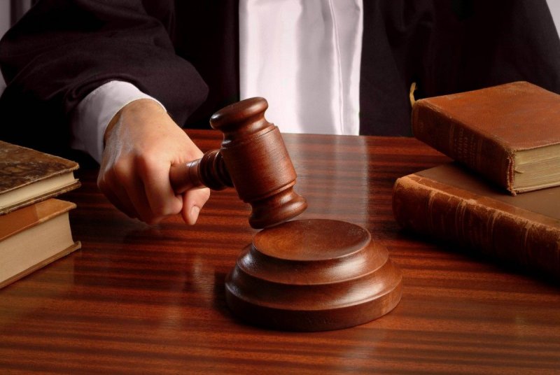 Державному реєстратору з Василькова повідомлено про підозру