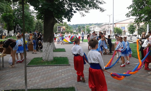УРОЧИСТОСТІ ДО ДНЯ КОНСТИТУЦІЇ УКРАЇНИ
