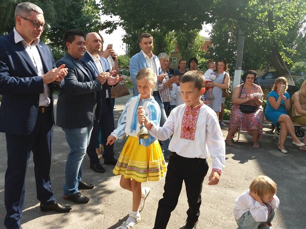 ДЛЯ ВИХОВАНЦІВ МІСЬКОГО ЦЕНТРУ “ЗДОРОВ”Я” ПРОЛУНАВ СЬОГОДНІ ПЕРШИЙ ДЗВІНОК
