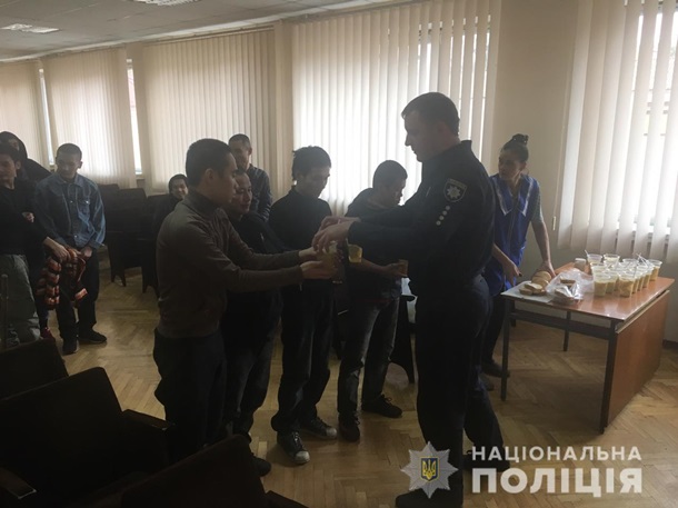 В Глевахе задержали 28 голодных нелегалов из Вьетнама