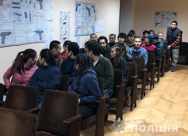 В Глевахе задержали 28 голодных нелегалов из Вьетнама