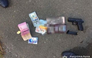 Правоохоронці з Василькова  затримали чоловіка за збут зброї і боєприпасів
