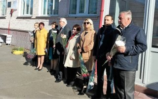 ВІДКРИТТЯ ПАМ”ЯТНОЇ ДОШКИ ОСТАШИНСЬКОМУ НАУМУ ЙОСИПОВИЧУ