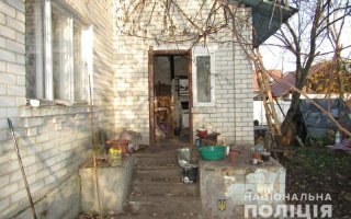 Поліція затримала нападника, який погрожував ножицями та вимагав гроші у пенсіонерки