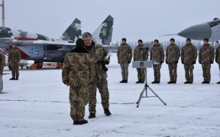 Президент України прибув у Васильків, щоб передати оновлену авіаційну техніку