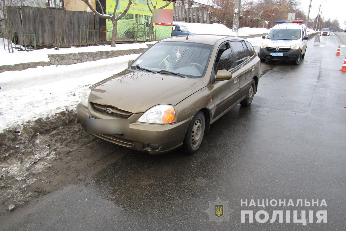 У Василькові на проблемній «зебрі» автомобіль збив  двох школярів