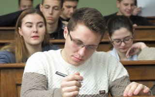 Студенты из Василькова борются за поездку в Париж в конкурсе «Авиатор»