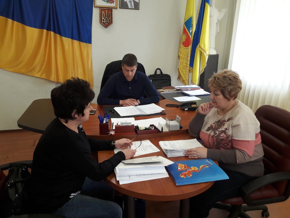 ЗАСІДАННЯ КОМІСІЇ З ПИТАНЬ ПРИЗНАЧЕННЯ (ВІДНОВЛЕННЯ) СОЦІАЛЬНИХ ВИПЛАТ ВНУТРІШНЬО ПЕРЕМІЩЕНИМ ОСОБАМ