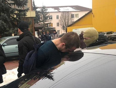 Судитимуть посадовця, затриманого на хабарі у Василькові