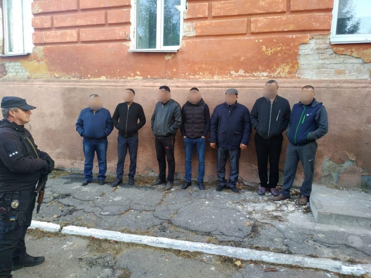 Семеро мігрантів-нелегалів затримали поліцейські на Васильківщині