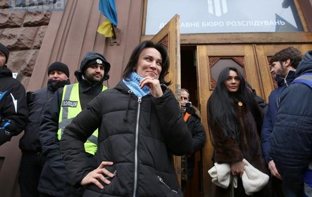 Олена Самбул з Василькова  явилась в ГБР, но на допрос идти отказалась
