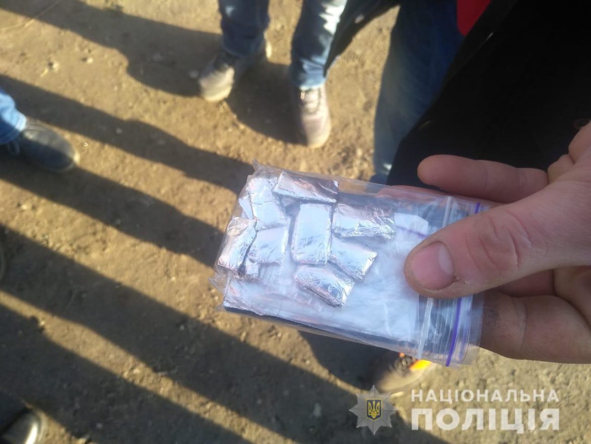 Наркоторгівля на Васильківщині: у молодика знайшли амфетамін