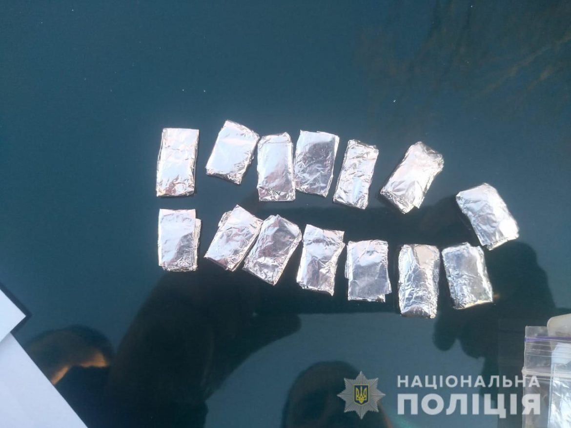 Наркоторгівля на Васильківщині: у молодика знайшли амфетамін