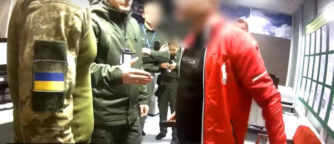 П’яного жителя Василькова зняли із рейсу до Шарм-ель-Шейху