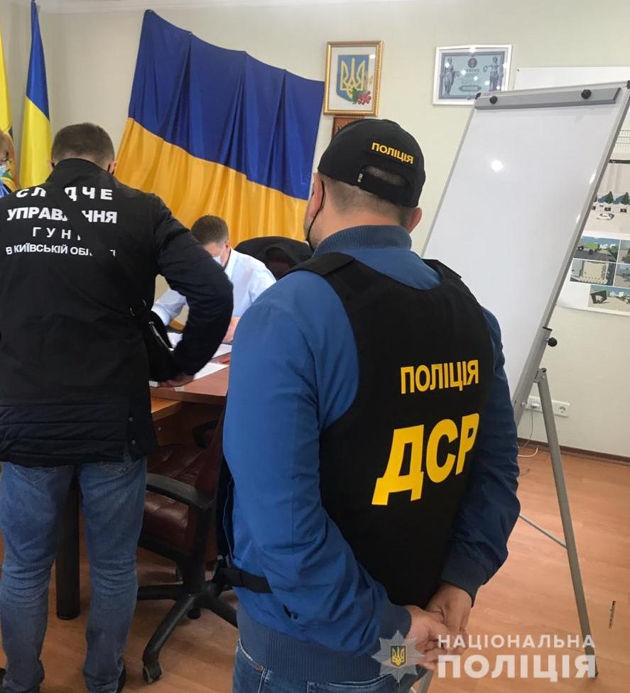 У Василькові працівницю комунального підприємства спіймали на хабарі