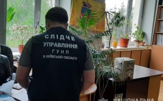 У Василькові працівницю комунального підприємства спіймали на хабарі