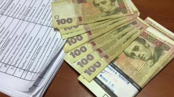 Підкуп вчителів в Василькові. Кандидату на посаду Васильківської ОТГ загрожує до 7 років за гратами