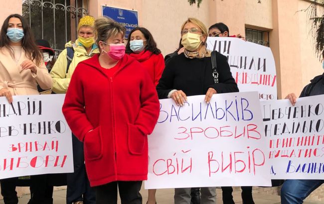 У Василькові під судом вимагають не допустити скасування результатів виборів