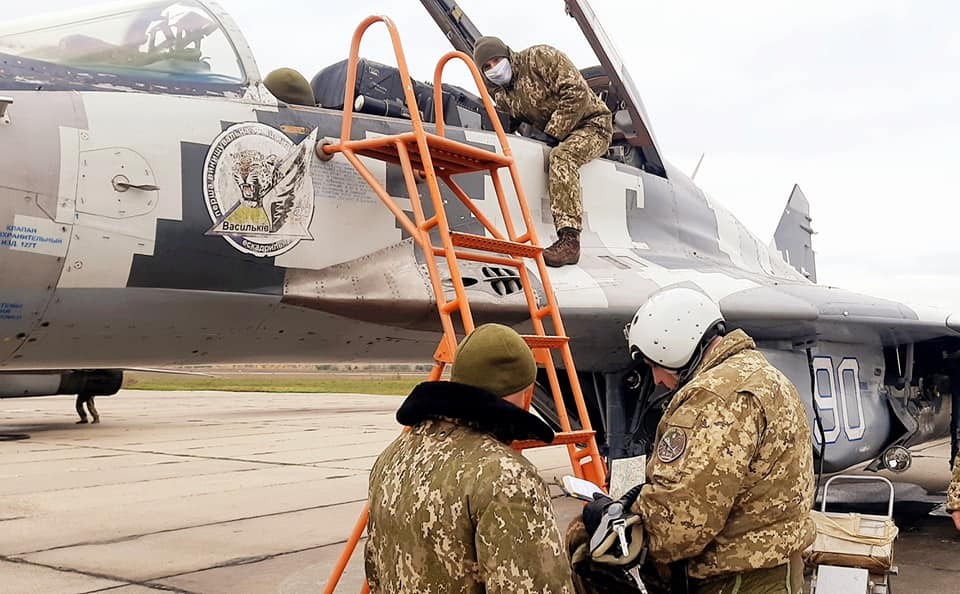 У Василькові авіатори  провели льотну зміну в складних метеоумовах