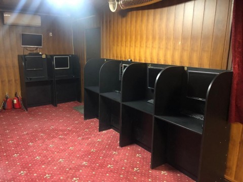 В Василькові два підпільні гральні заклади впускали клієнтів лише "по дзвінку"