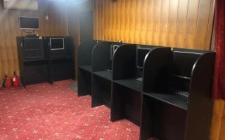 В Василькові два підпільні гральні заклади впускали клієнтів лише "по дзвінку"