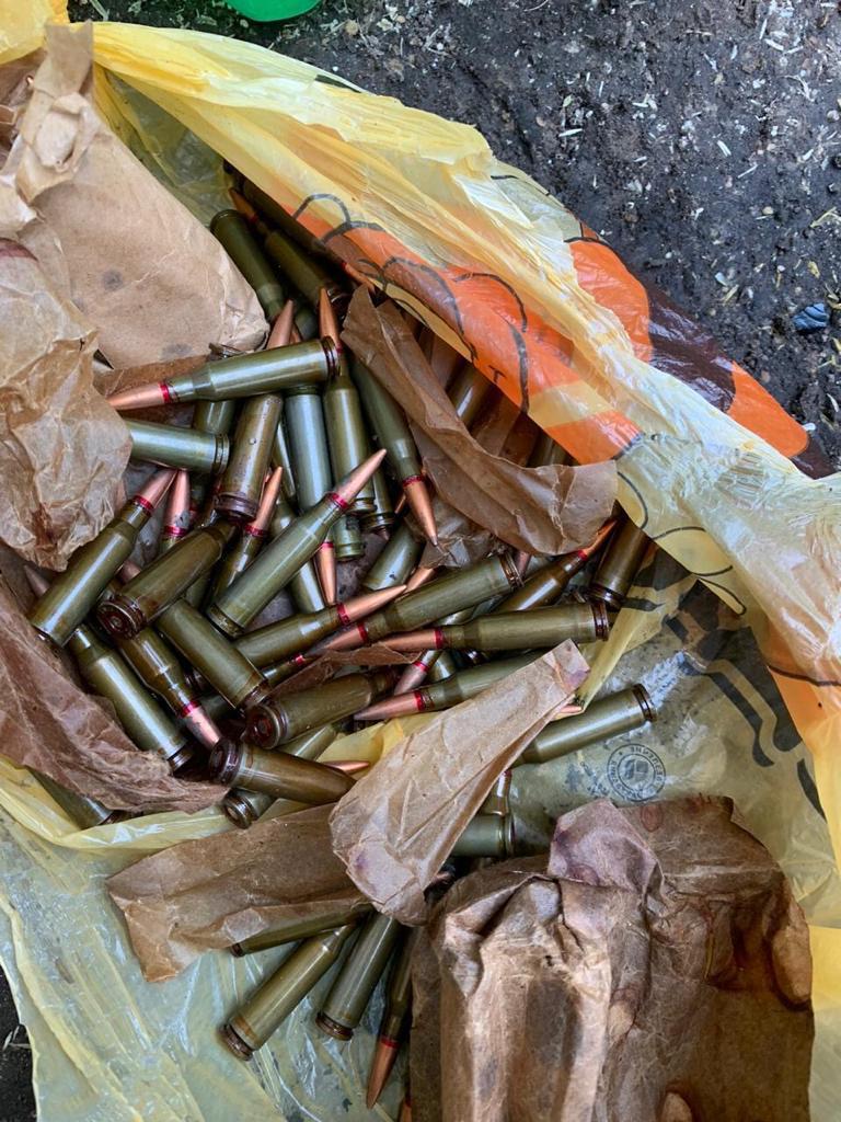 Поліцейські Васильківщини затримали озброєного наркодилера
