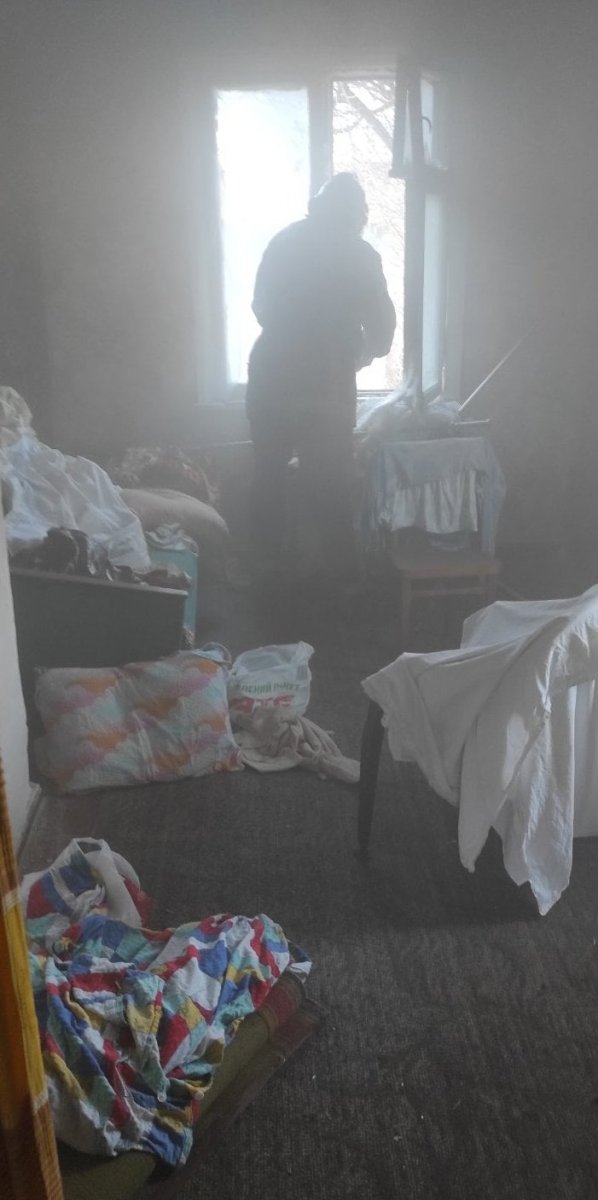 Васильківські пожежники врятували жінку під час пожежі