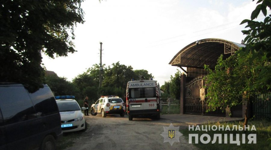 У Василькові жінка підрізала чоловіка через неправильно припаркований автомобіль