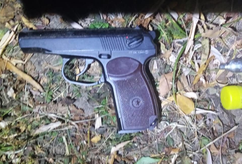 У місті Васильків  затримали озброєного чоловіка, який погрожував медику пістолетом у місцевій лікарні.
