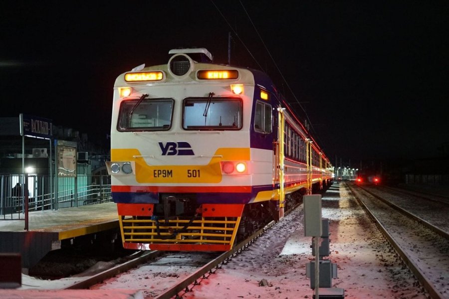 Мешканці Василькова до кінця місяця можуть безкоштовно їздити в електричці