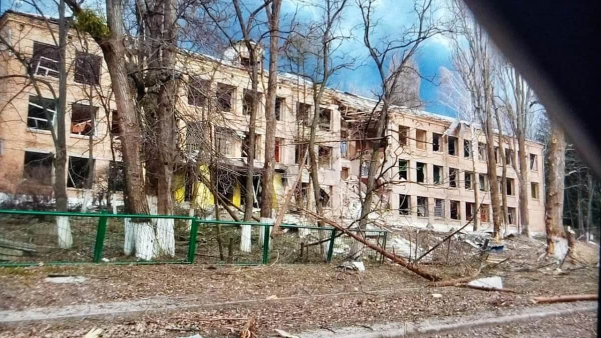 В Василькові ракета влучила в будівлю ПТУ