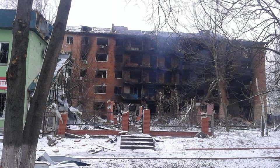В Василькові під час бомбардування знищено 5-ти поверховий житловий будинок